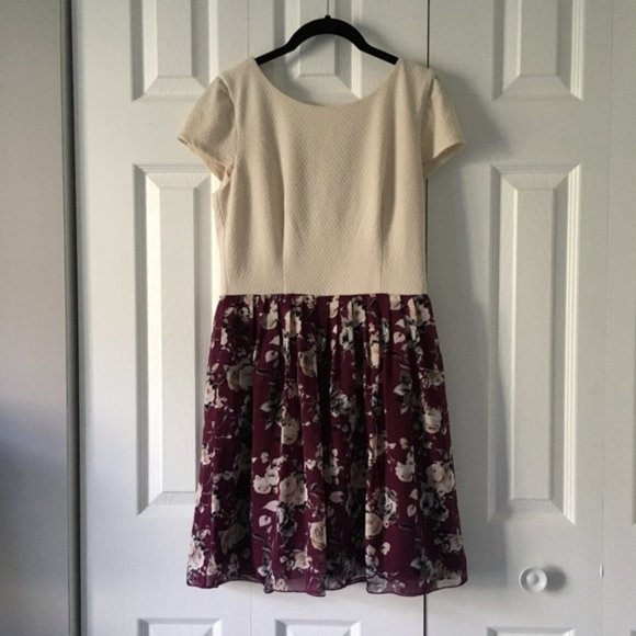 Cap Sleeve Floral Dress - Picture 1 of 9